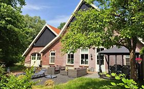 Landhuis onder de lindeboom
